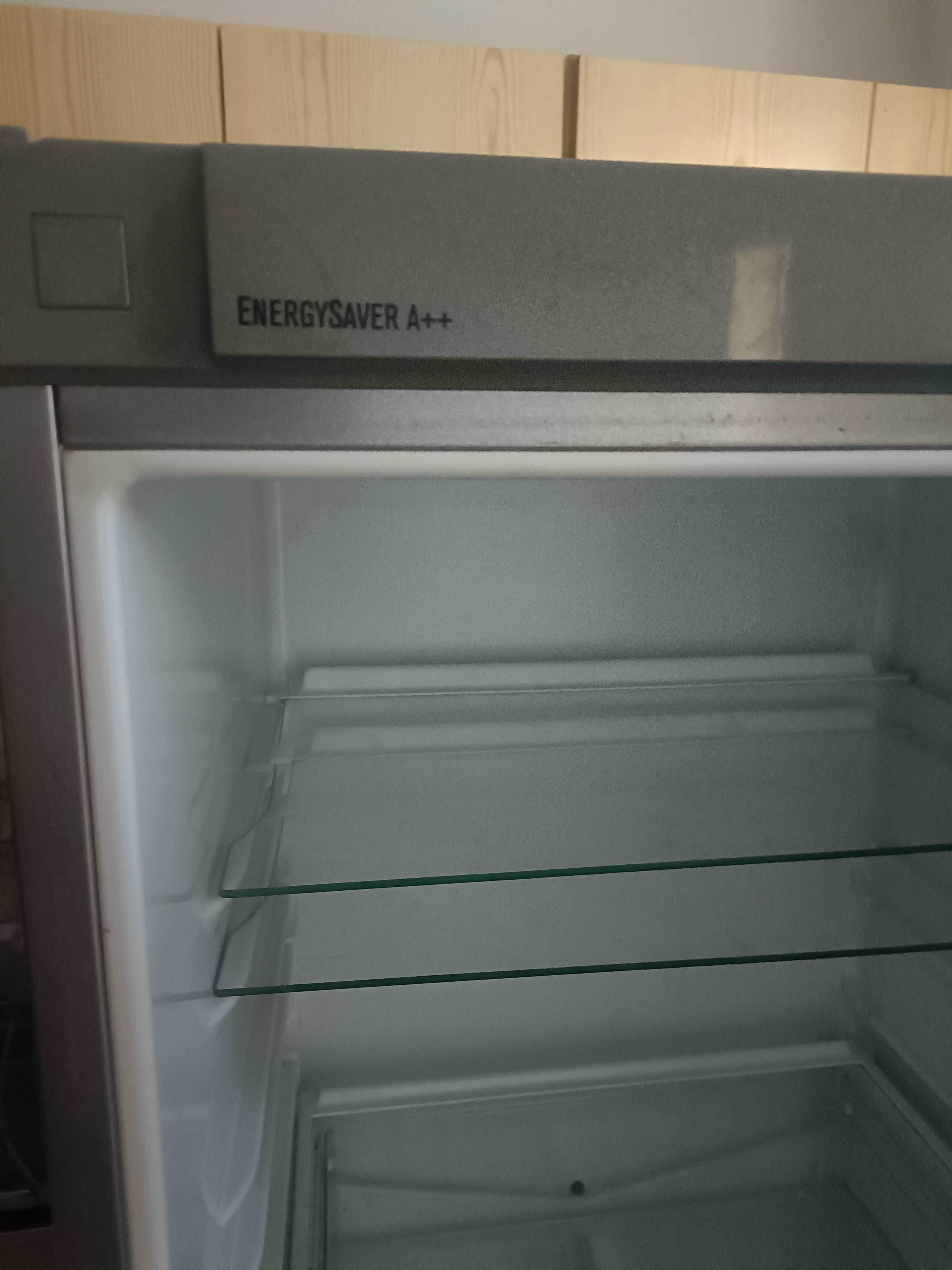 Lodówka Elektrolux 3 letnia Low Frost Model  EN3201MOX stan BDB 900