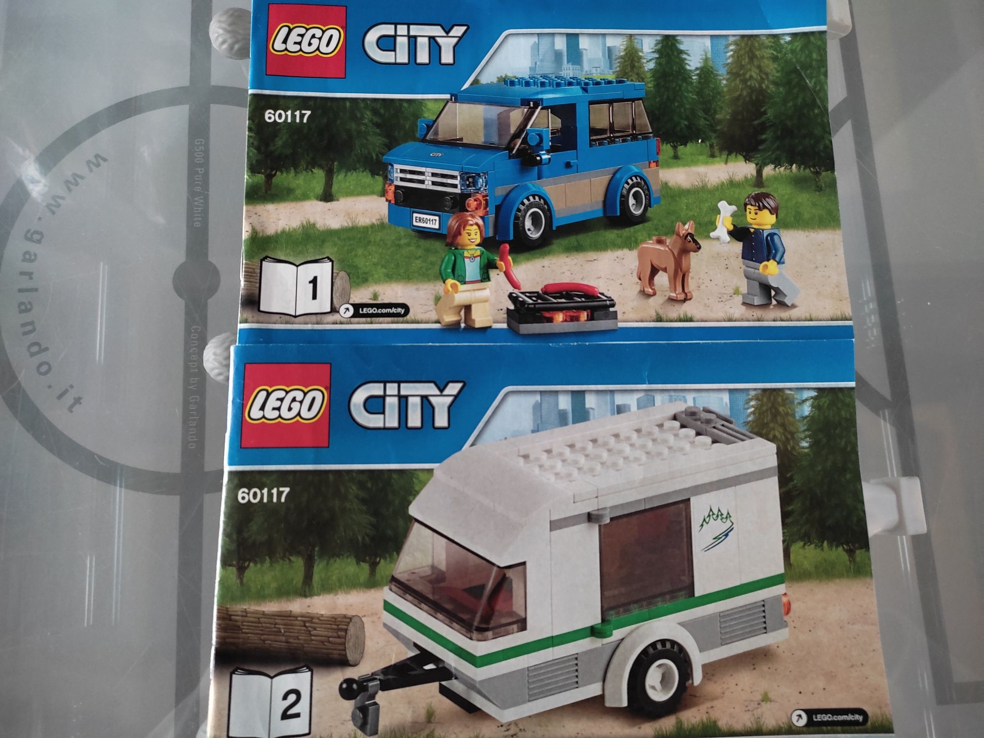 LEGO City van z przyczepą 60117