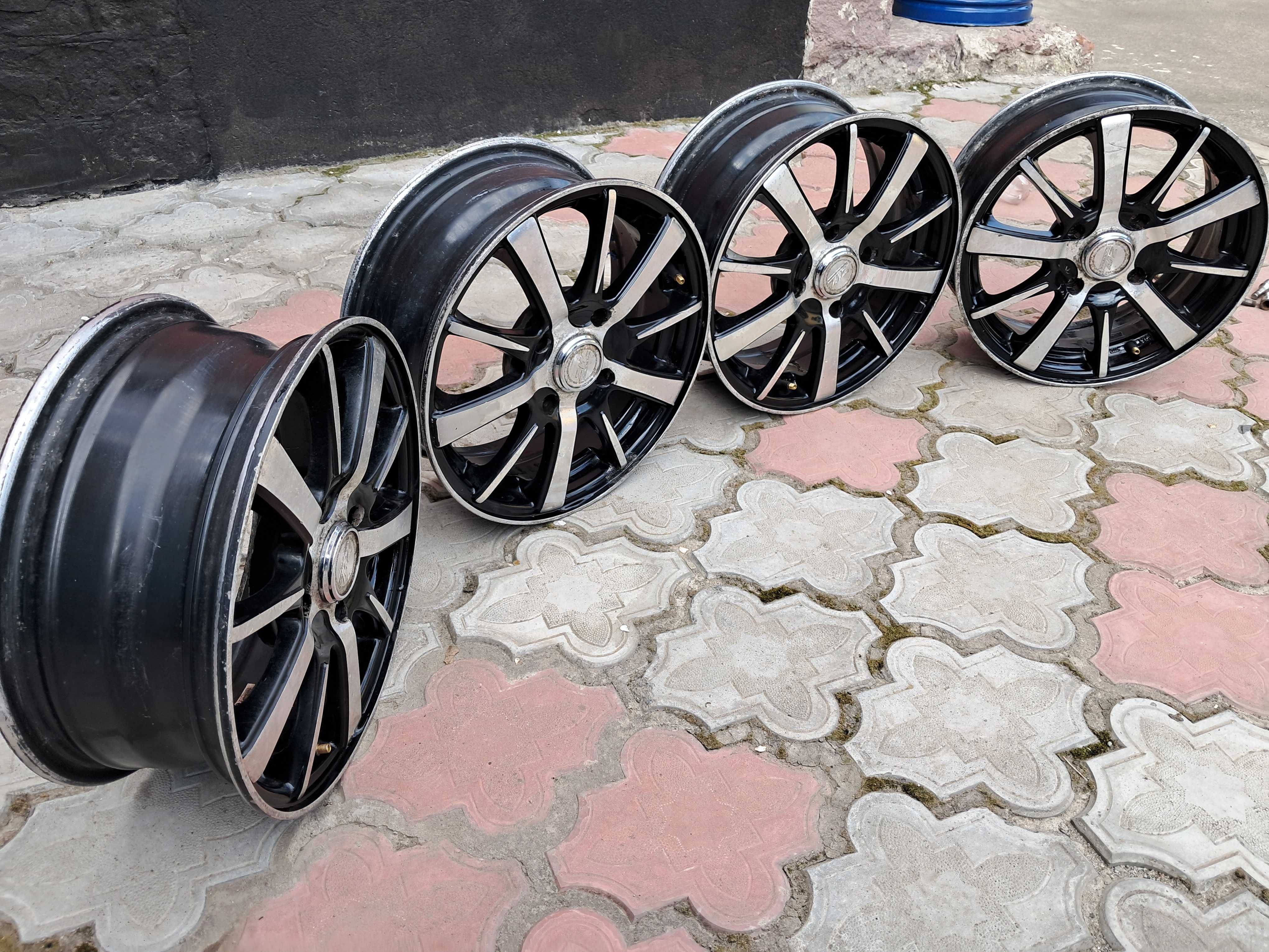 Диски титанові R14 4x108 5.5j zw4шт в комплекті з болтами легкосплавні