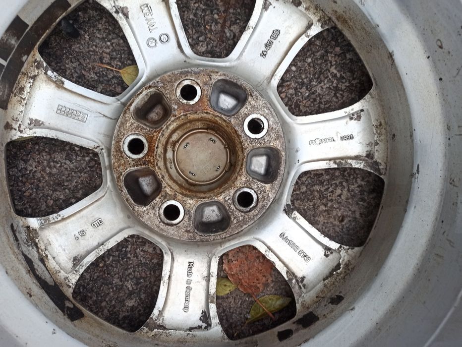 Комплект зимней резины с дисками.