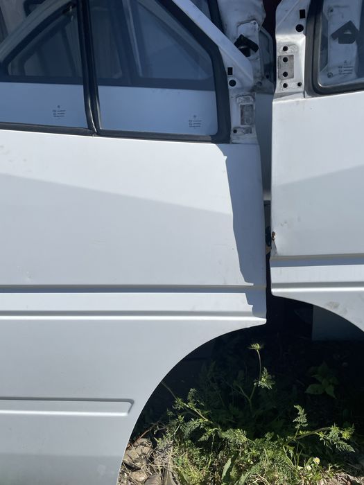 Двері передні ліві праві Sprinter W901-905 CDI