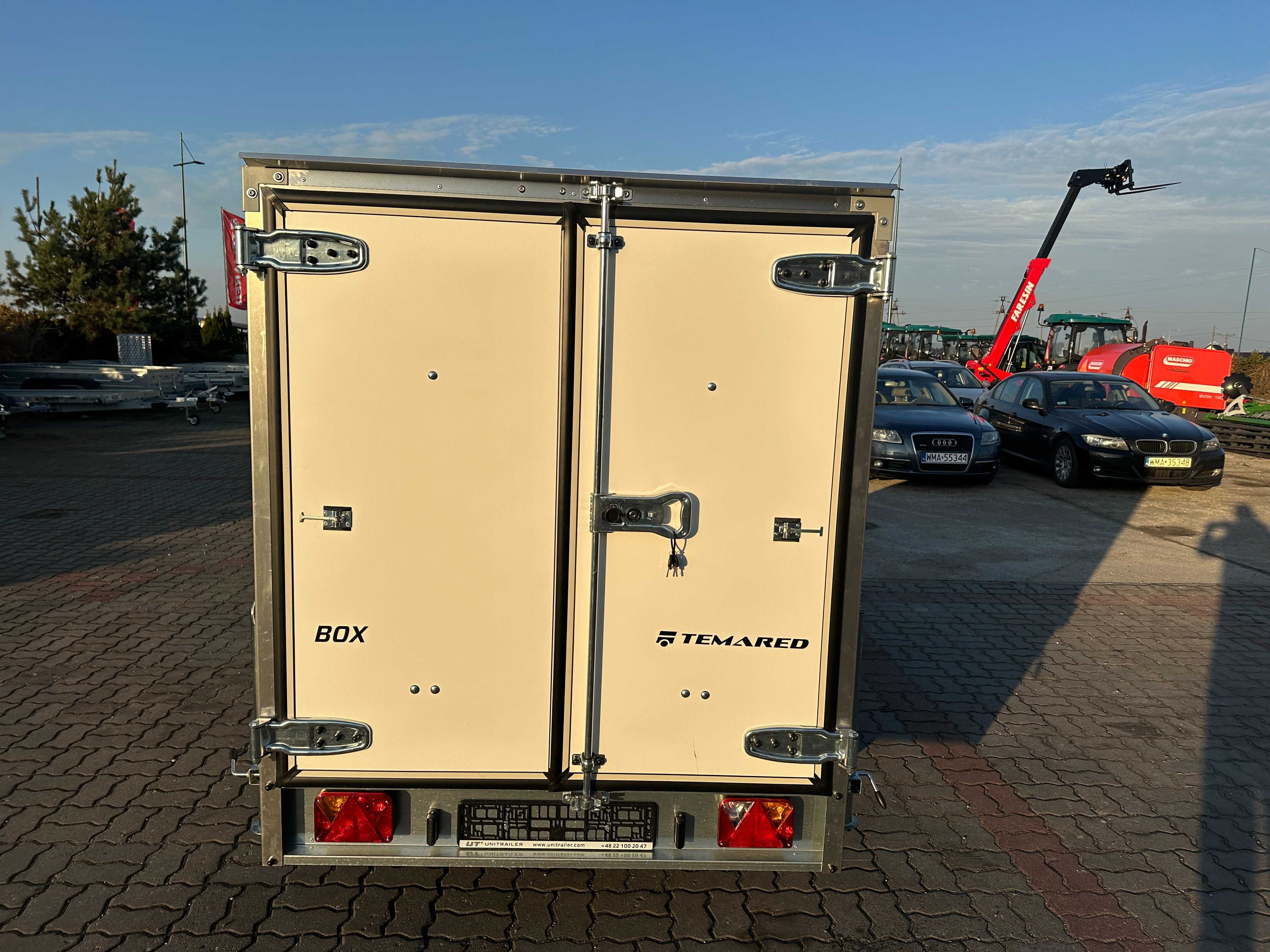 Przyczepa kontener 223x147x150 TEMARED BOX 2315 DMC:750kg + NAJAZDY