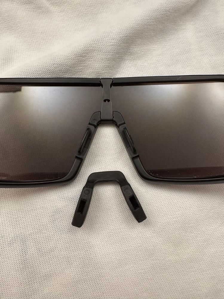 Oakley Sutro Black