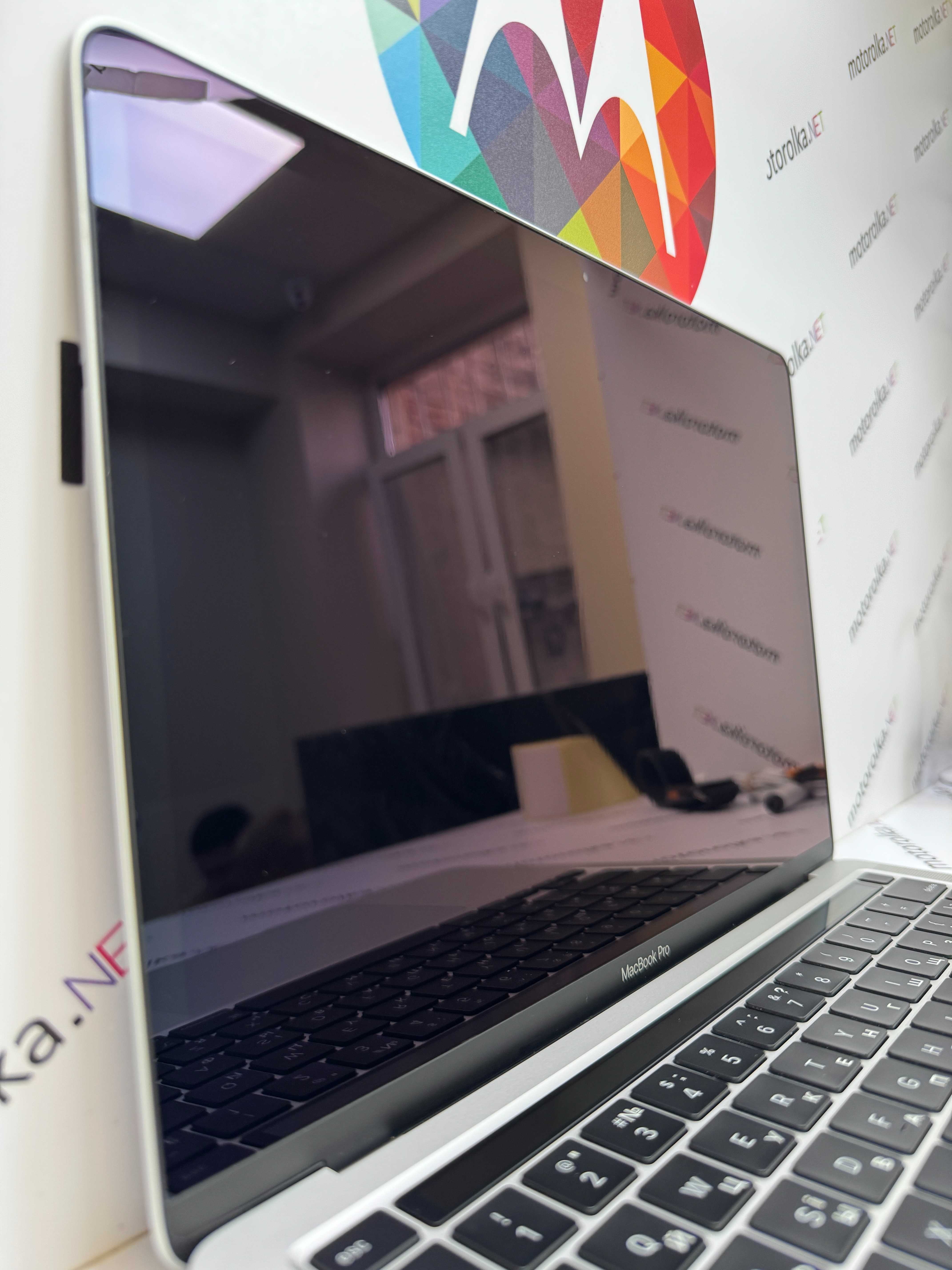 MacBook Pro 13 2020 TouchBar i5 16RAM 512SSD 68 циклов 4*ThunderBolt