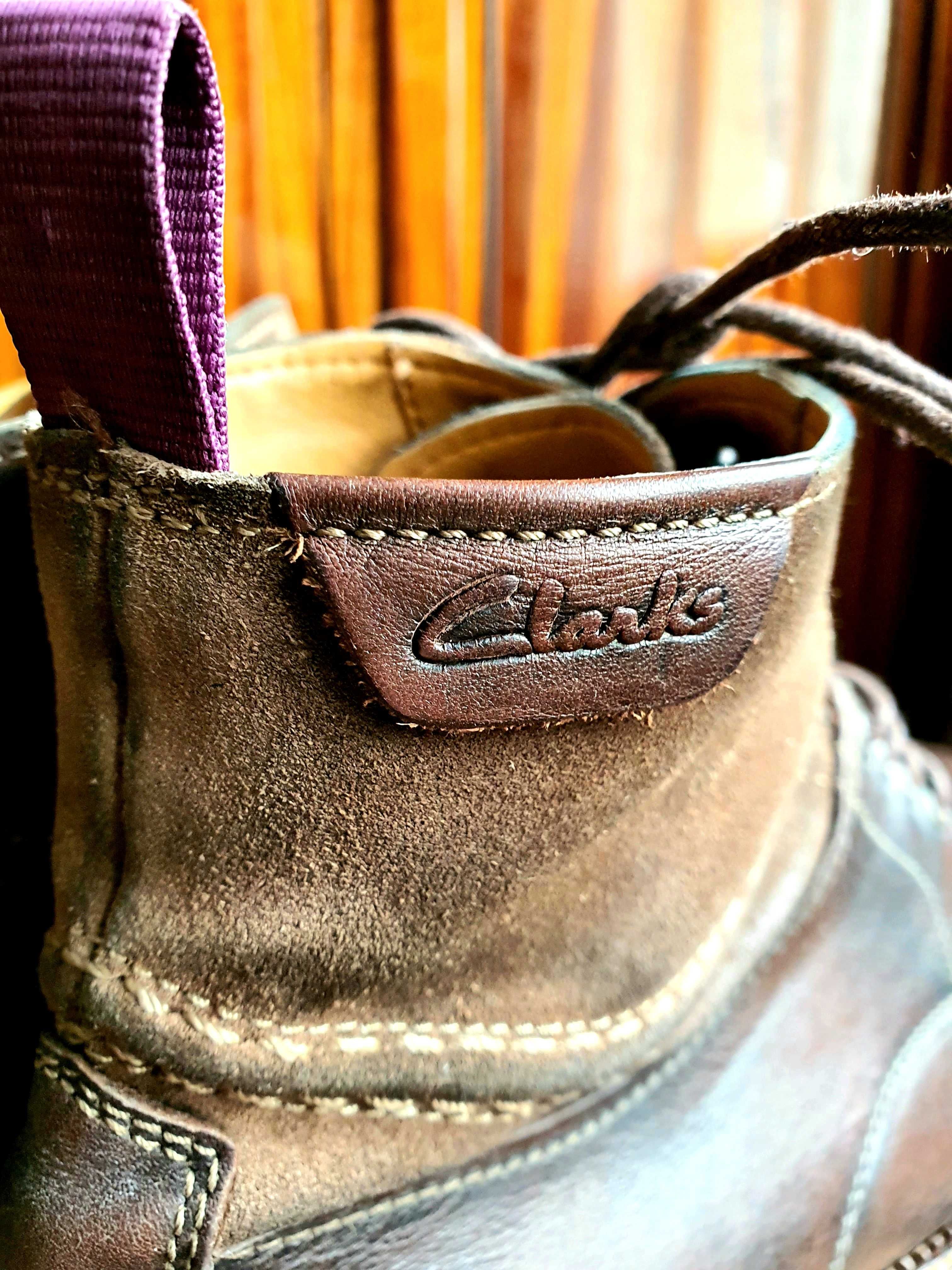 Продам стильные ботинки Clarks кожа в стиле милитари красивого цвета