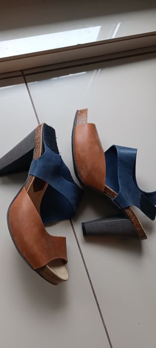 Buty skórzane na obcasie