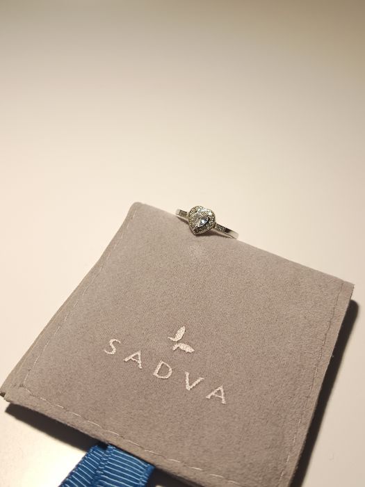 Pierścionek srebrny serce z cyrkonią