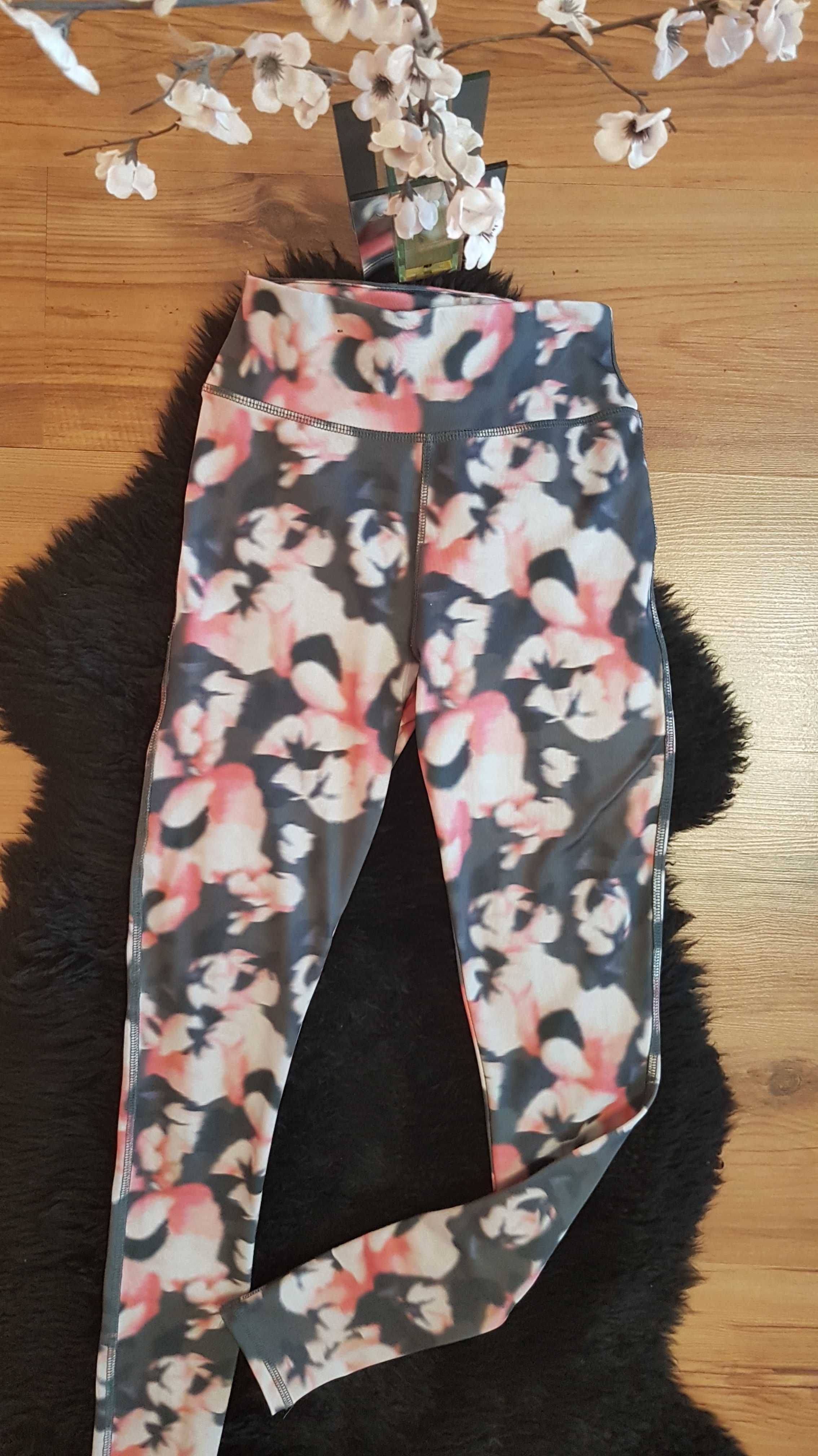 Nowość 2023:) legginsy NEW LOOK roz XS