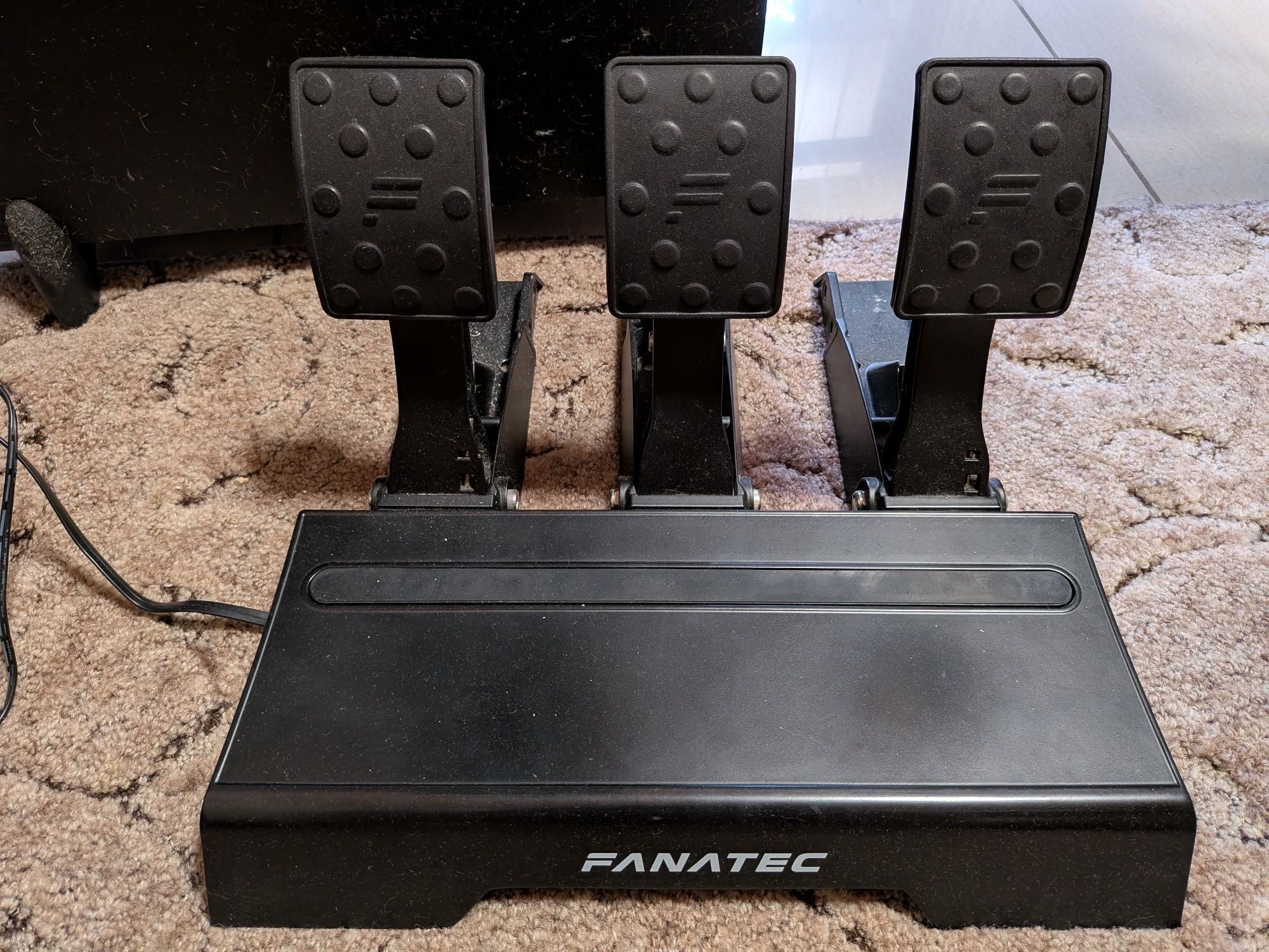 Fanatec csl elite base + csl elite pedals lc