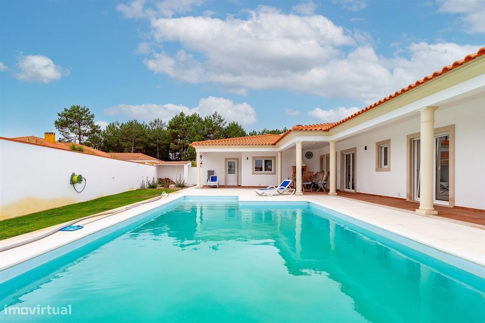 Moradia Térrea T4 com Piscina em Pataias | Alcobaça
