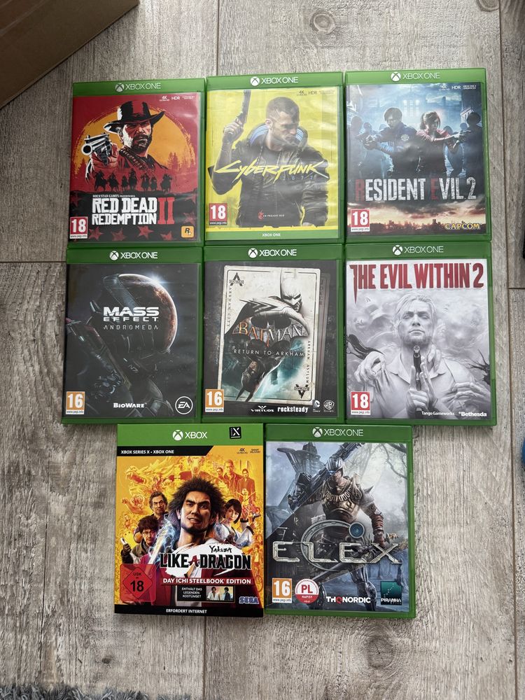 Xbox one x 1 TB, 2x pady, kinect, 8 gier