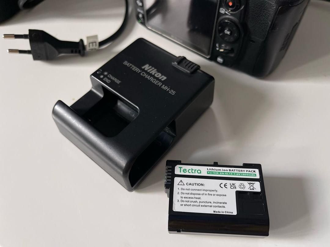 Nikon d7000  об'єктив sigma 17-50 2.8 комплект