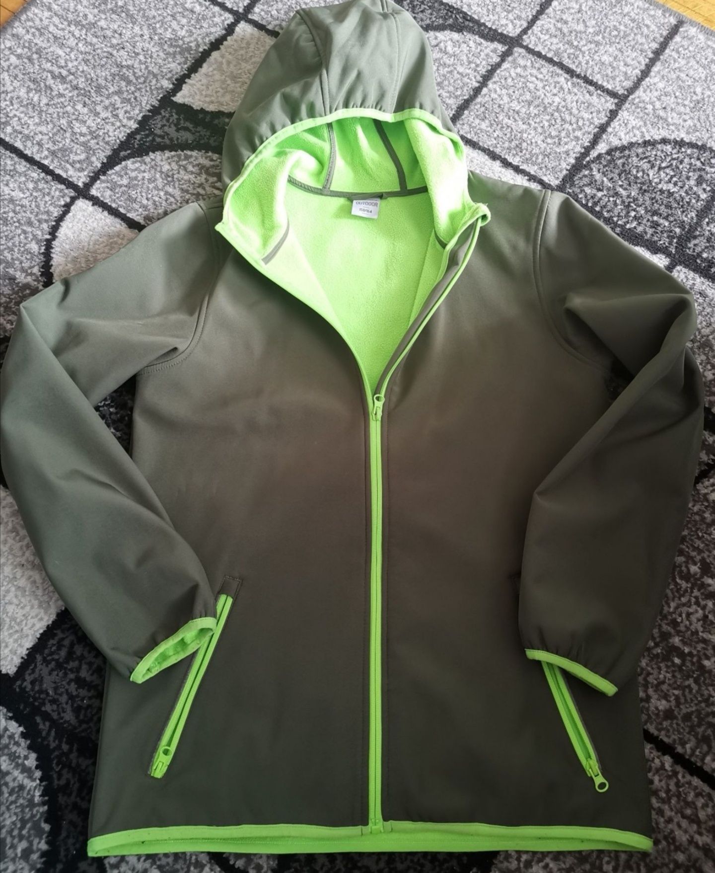 Kurtki i bluzy chłopięce od-146do-164