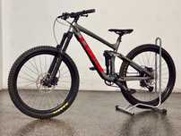 Trek Remedy 7 2019 Rama M Kola 27,5 RS Yari  Sram Bontrager Shimano XT