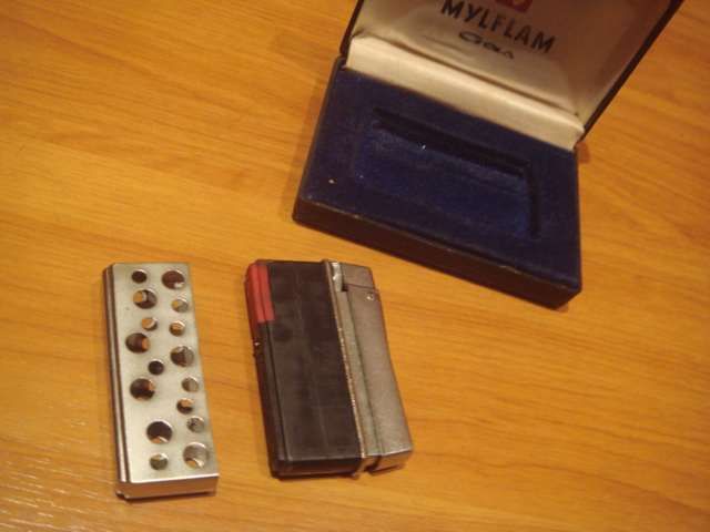 Isqueiro antigo maruman gas e MYFLAM Germany em caixa