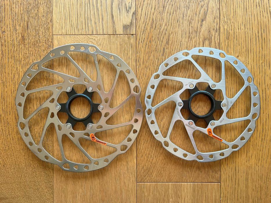 Dwie tarcze hamulcowe Shimano SM-RT64 203mm 180mm Centerlock
