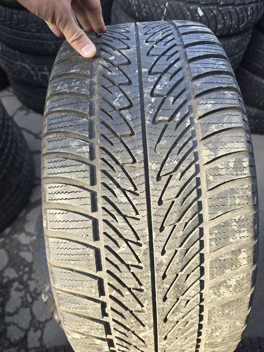 285/45R20 Goodyear UltraGrip 8