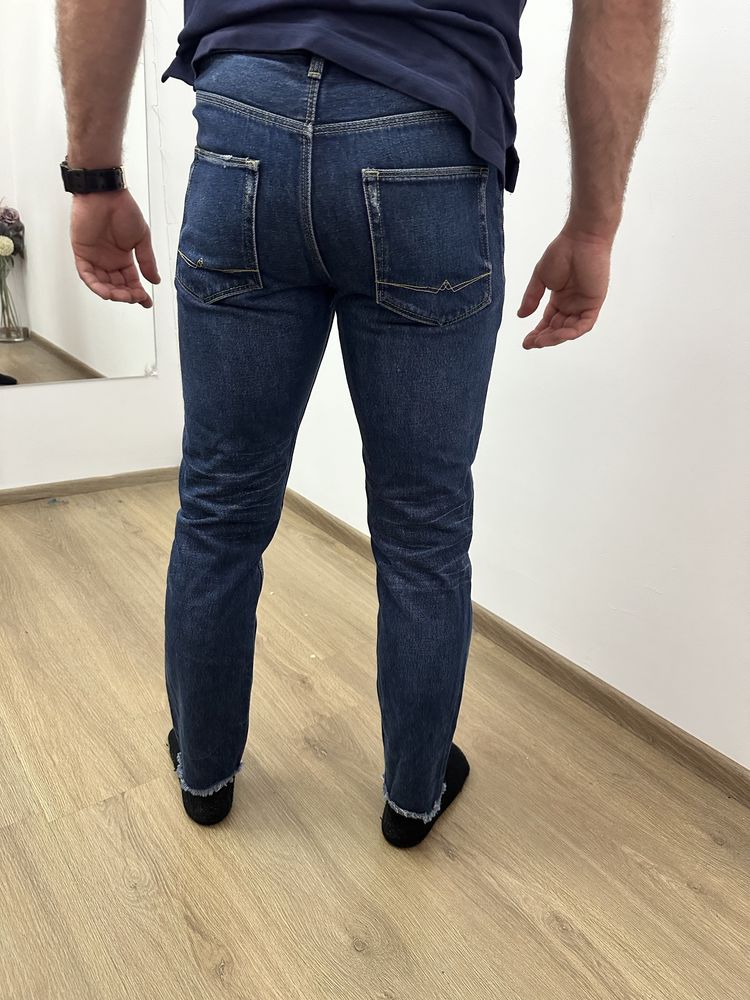 Granatowe jeansy Asos