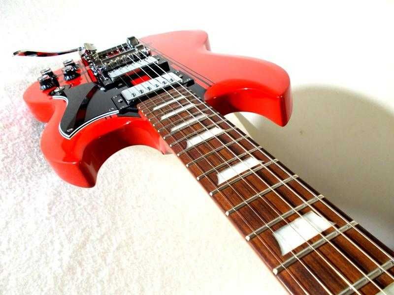 Guitarra  JMS SG com Bigsby,  nova  com garantia