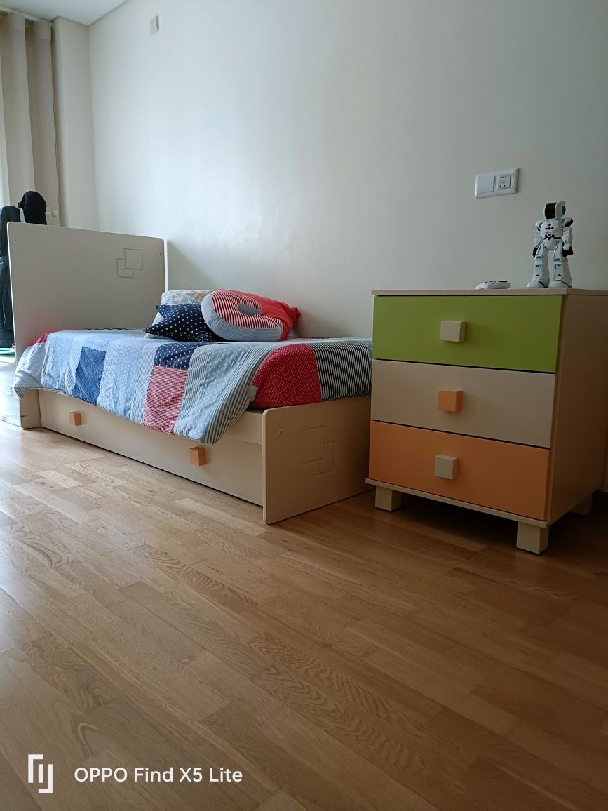 Cama de criança com colchão 1.90×80