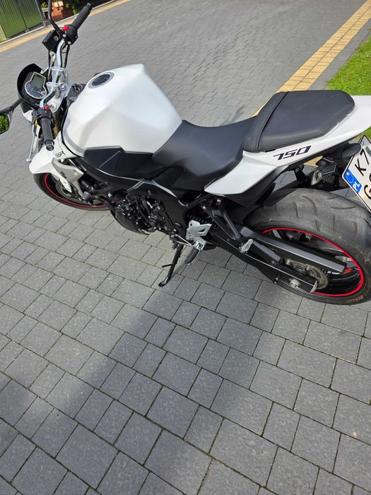 Motocykl Suzuki GSR 750
