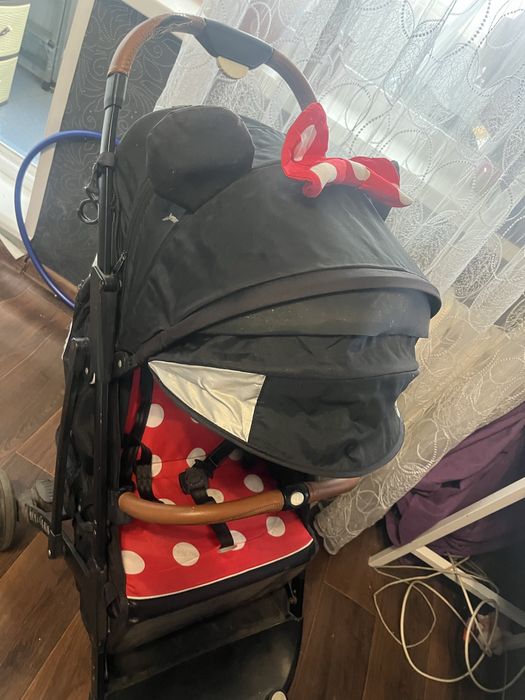 Коляска прогулочная для девочки