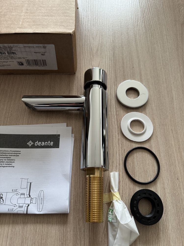 Bateria umywalkowa stojąca czasowa Deante BBH 028L.