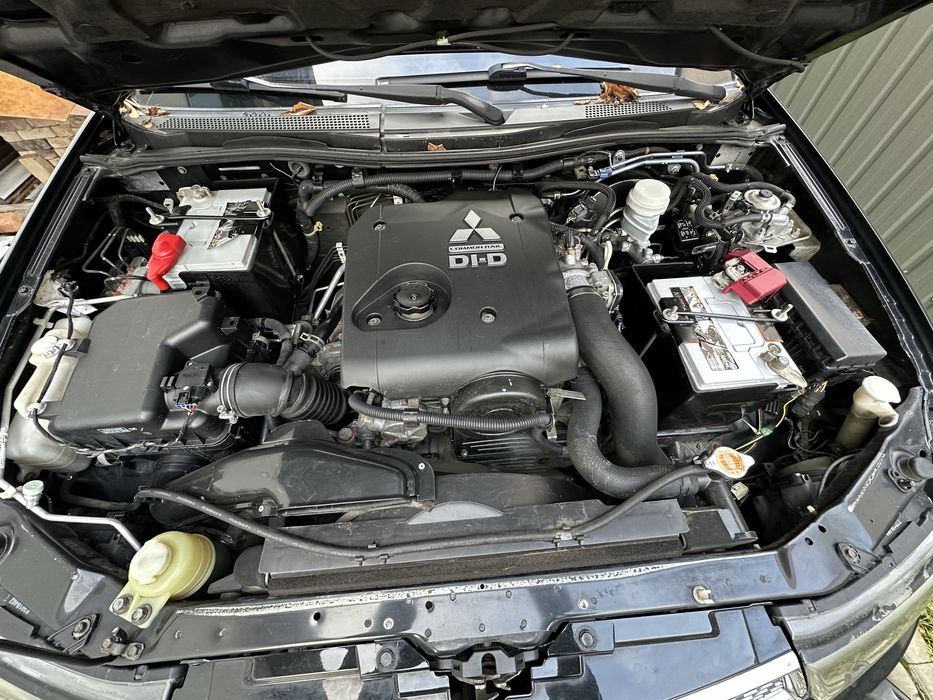 Mitsubishi L200 2012