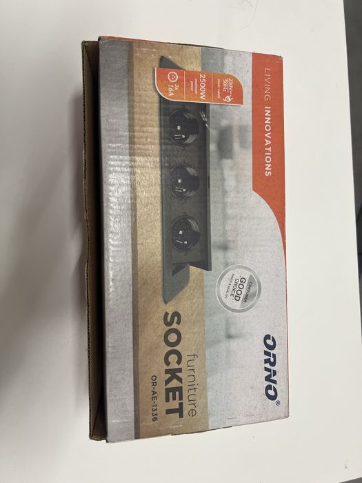 Gniazdko chowane w blat czarne Listwa zasilająca