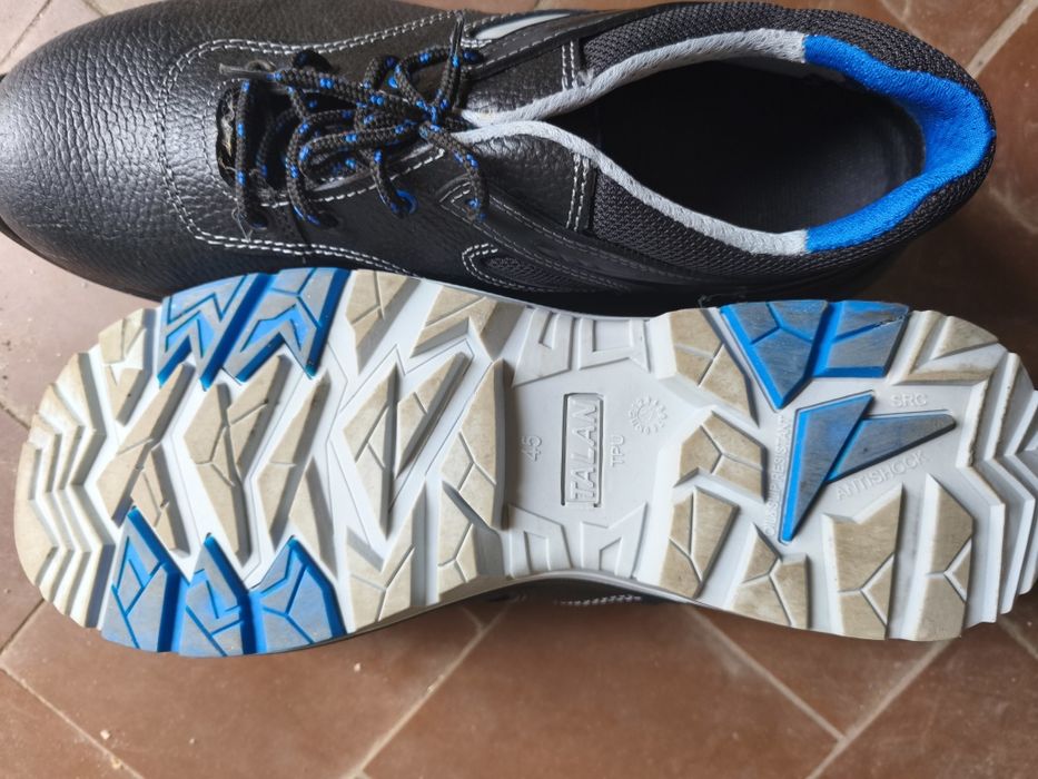 Продам рабочие ботинки