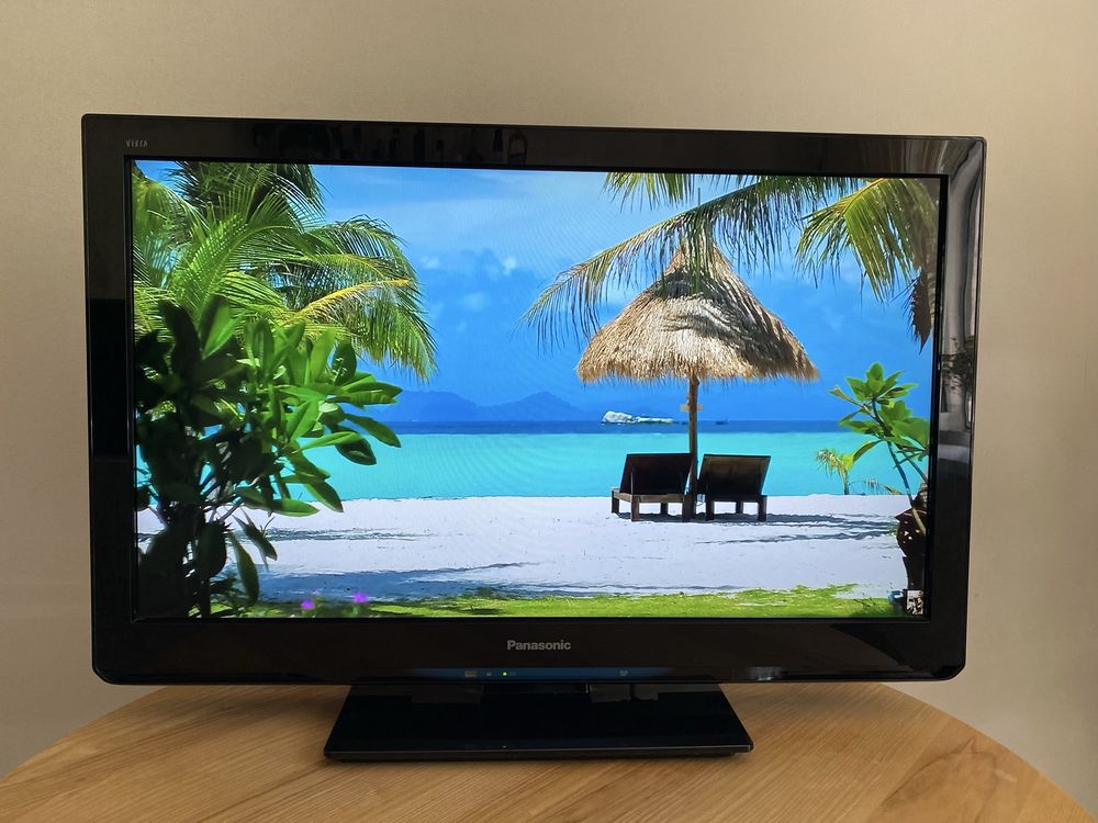 Телевізор Panasonic Viera TX-LR32U3