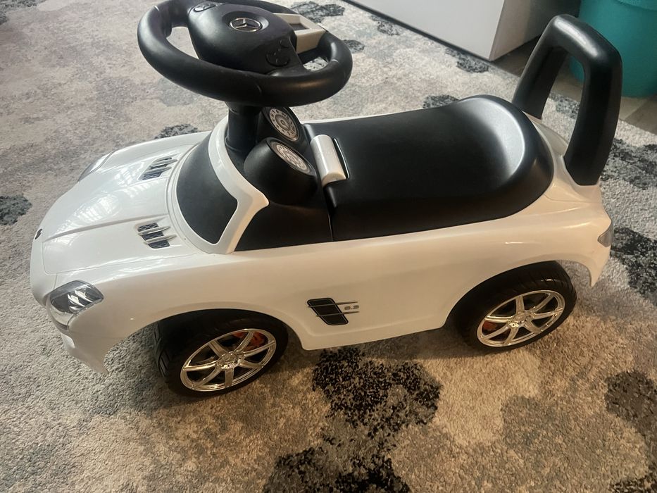 Дитячий мерседес машинка в дуже гарному стані