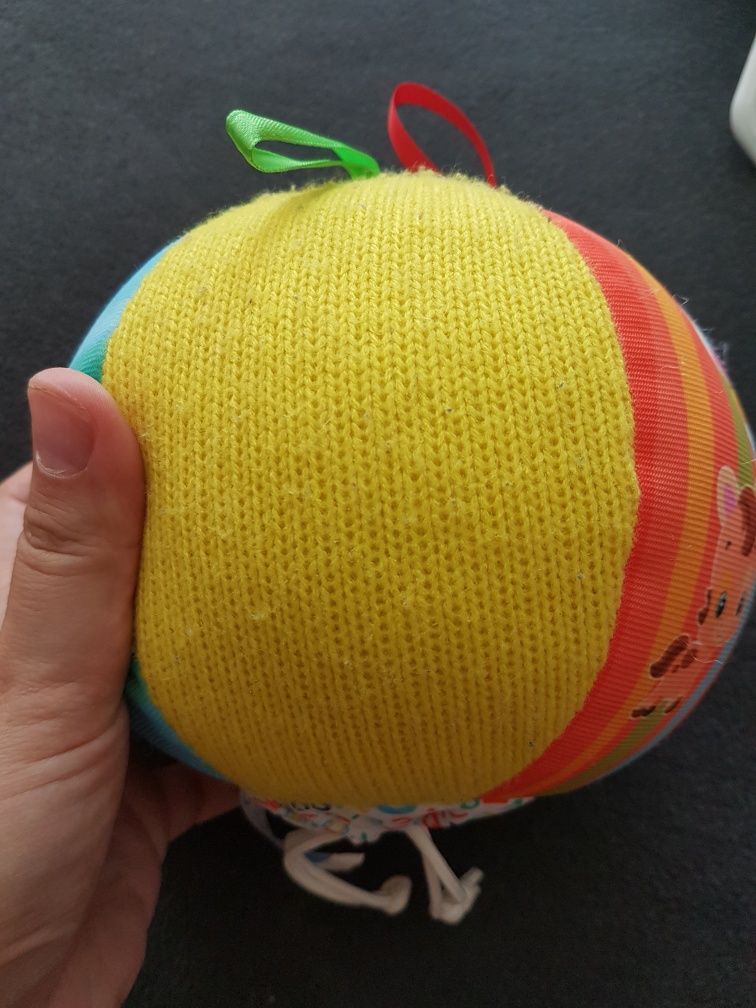 Piłka sensoryczna grająca miękka baby clementoni