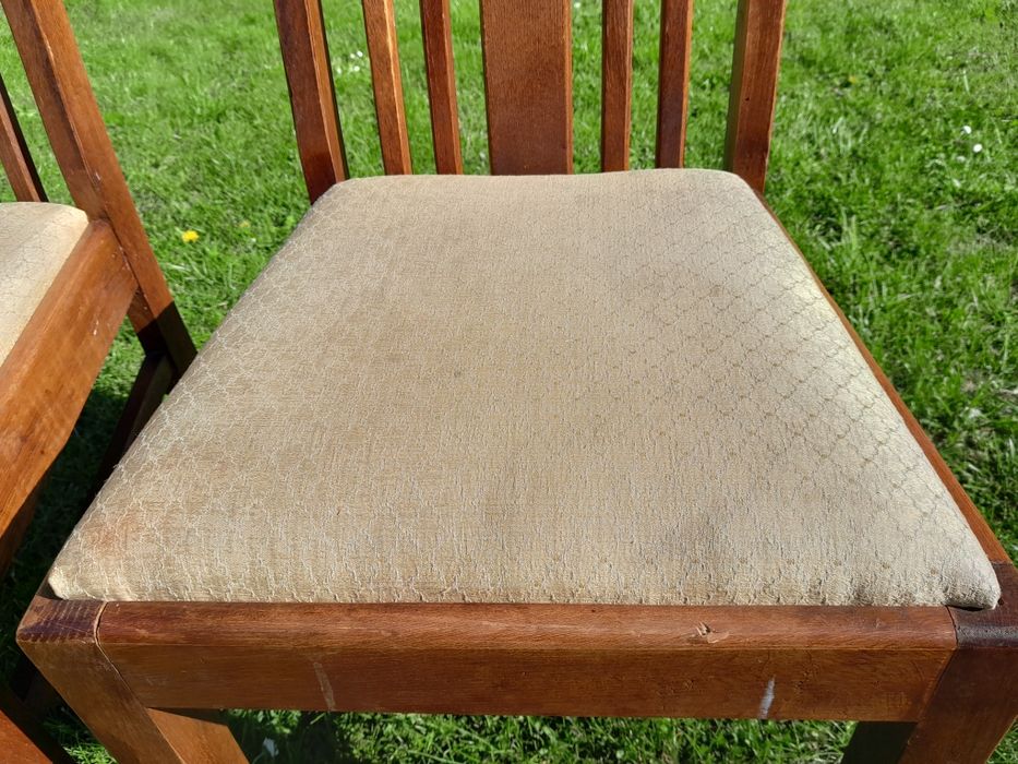 Krzesła dębowe klasyczne