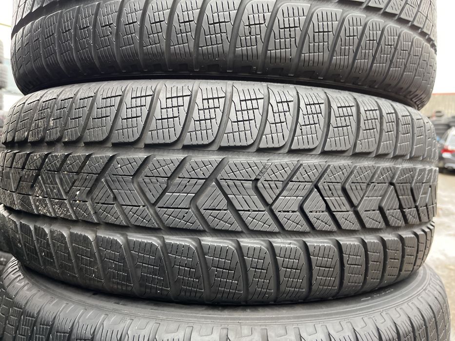 235/60/R18 (зима) Pirelli SottoZero 3