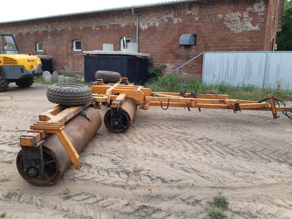 Wał łąkowy po siewny polny skladany ciągany wały agregat 6m gładki