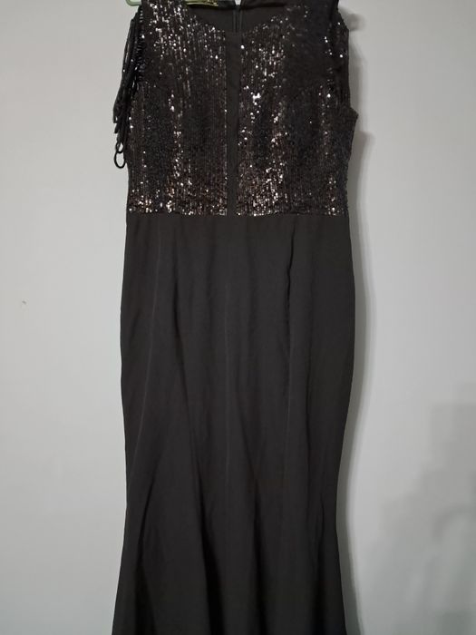 Długa czarna sukienka z cekinami,  sylwester,  andrzejki