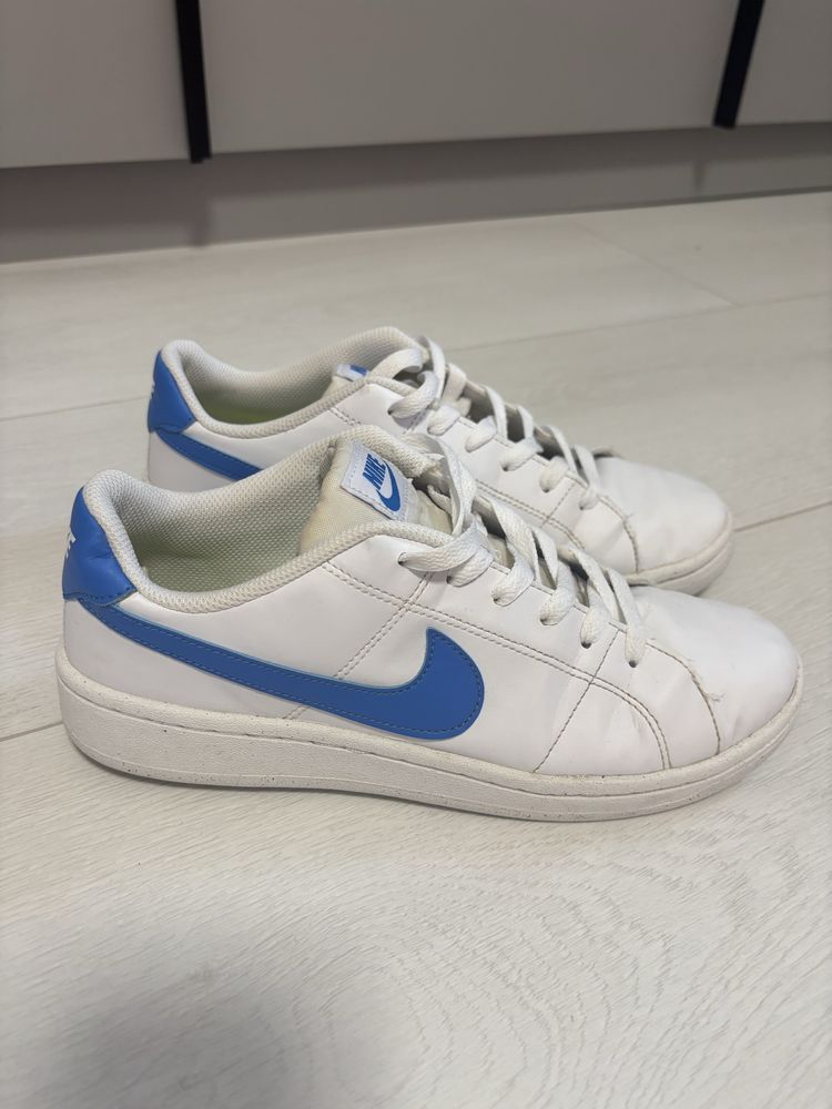 Кросівки Nike р.40