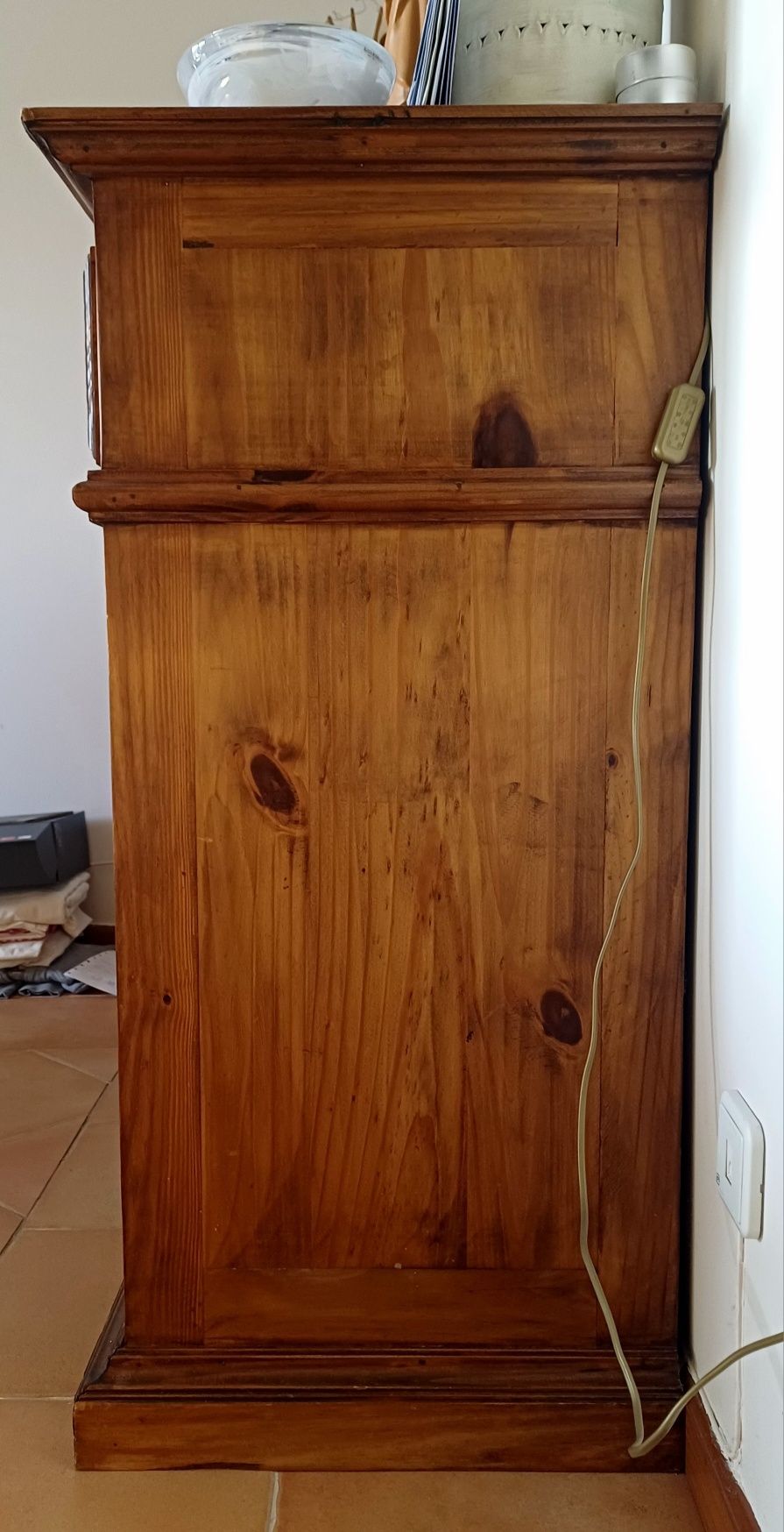 Móvel de sala, estilo Mexicano (original), em ótimo estado.
