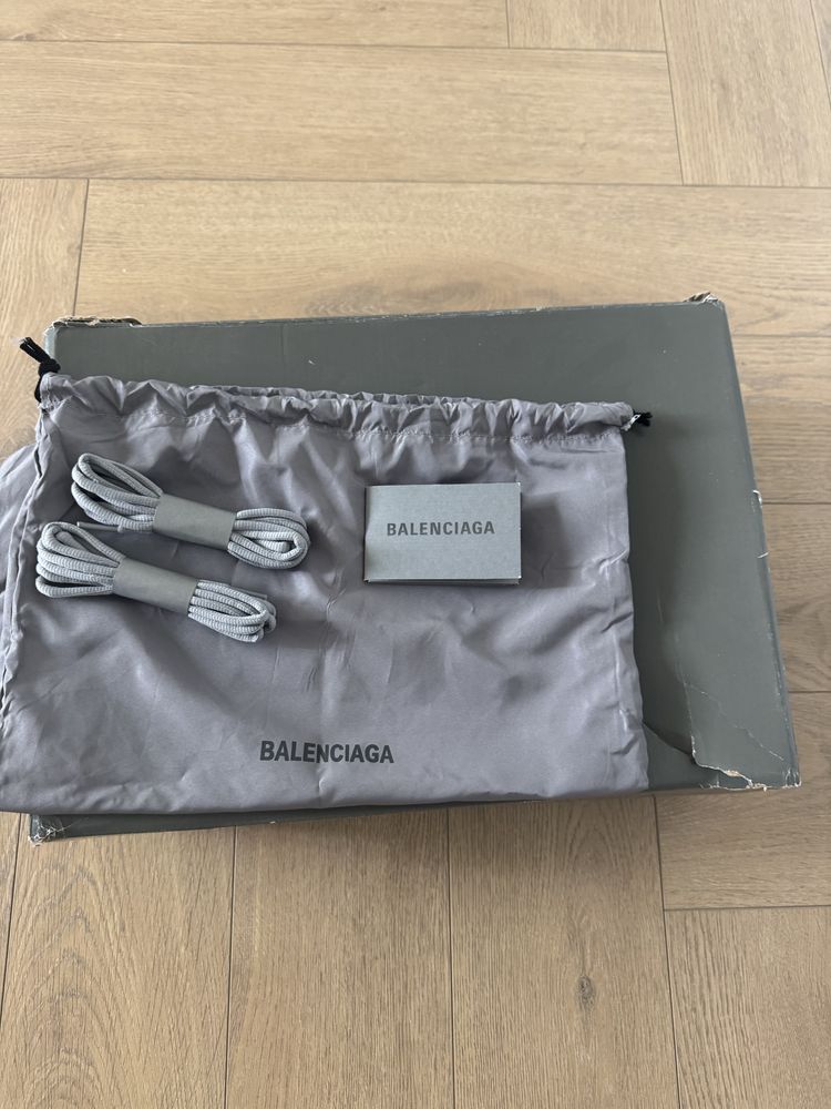 balenciaga track 1