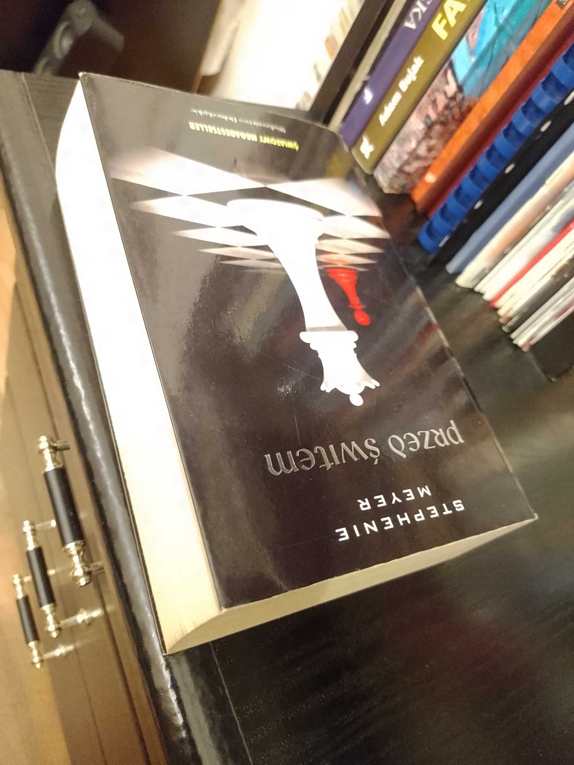 Książka "Przed Świtem" saga Zmierzch