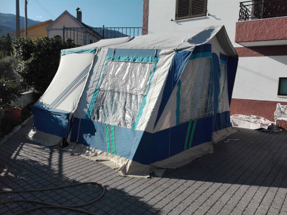 Auto-tenda em bom estado.