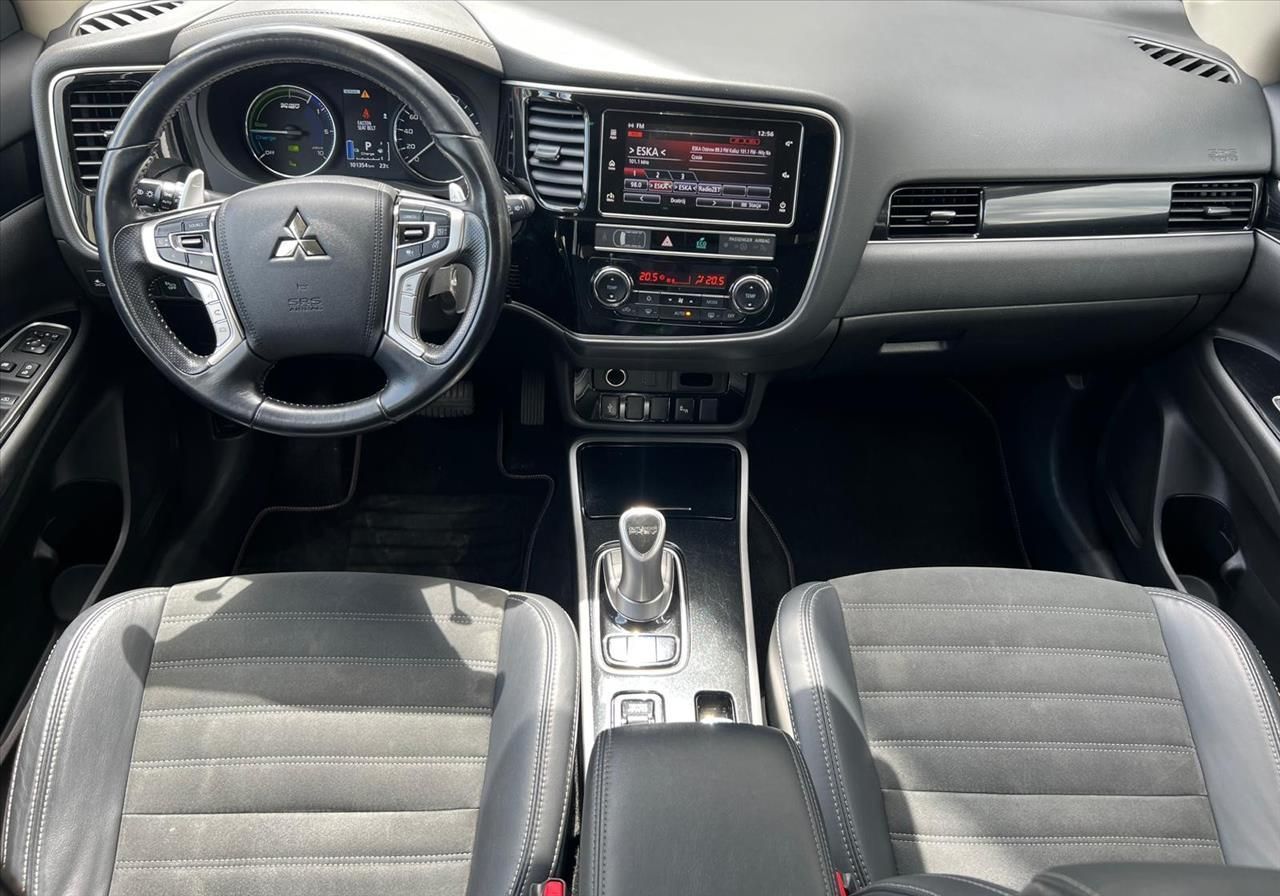Mitsubishi Outlander Outlander PHEV Intense +