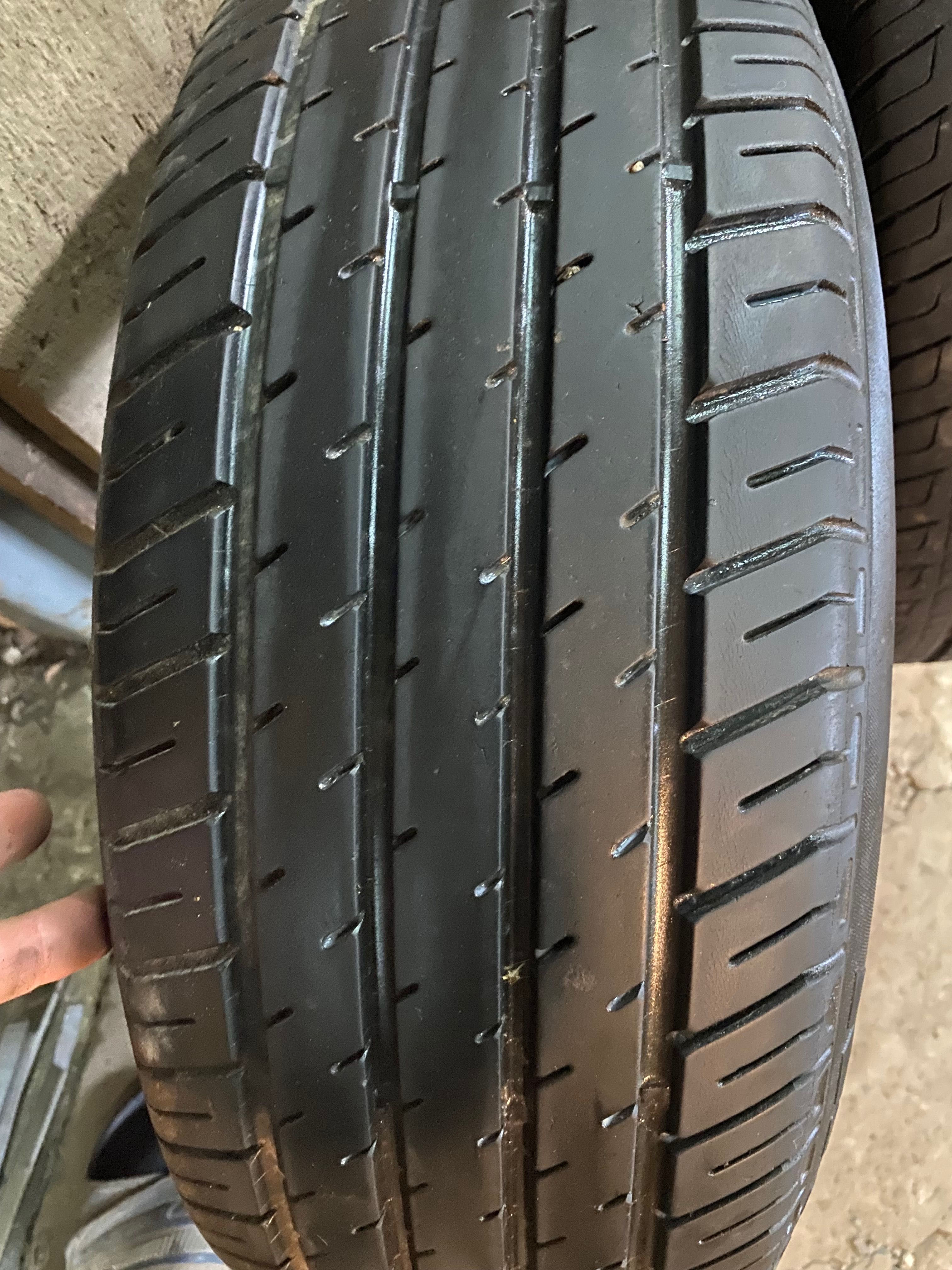 Автошини б/в R15 225/60 MICHELIN