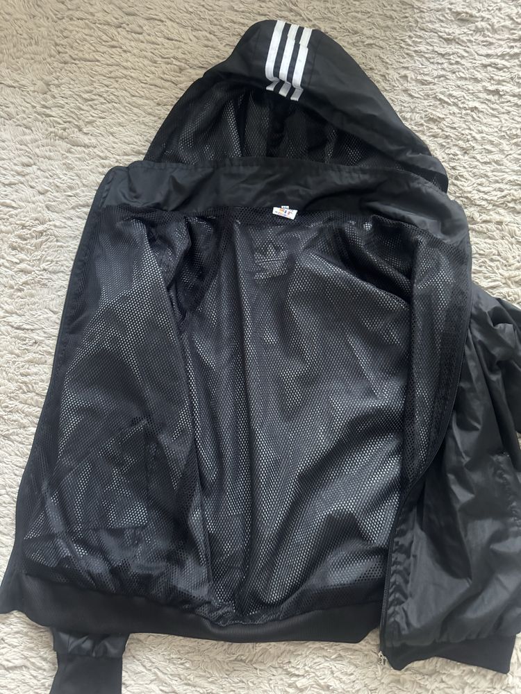 Kurtka adidas na wiosnę wodoodporna cienka roz.158 dziecięca