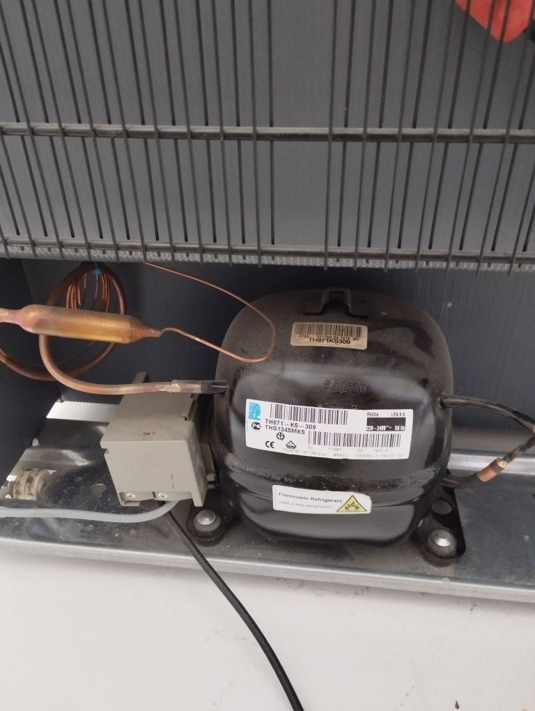 Морозильна камера скриня Whirlpool AFG  5220 C/H