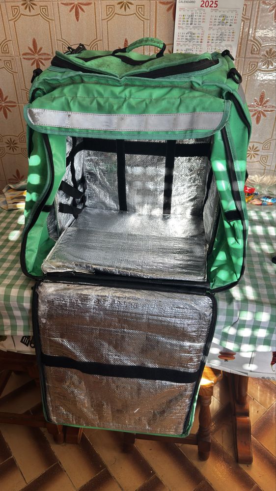 Mochila UBER EATS muito usada