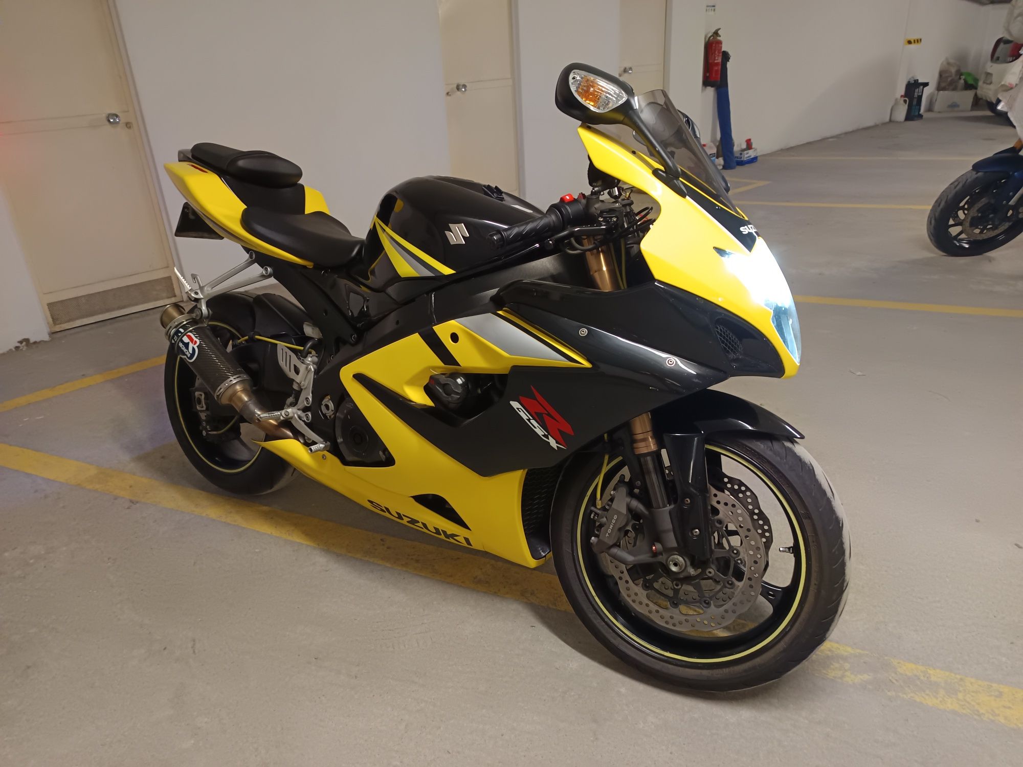 Suzuki gsrx1000 K5