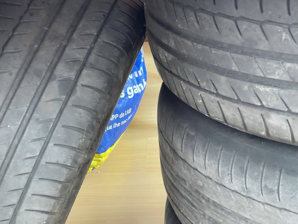 Pneus Michelin 225/55/R16 i jantes . Audi