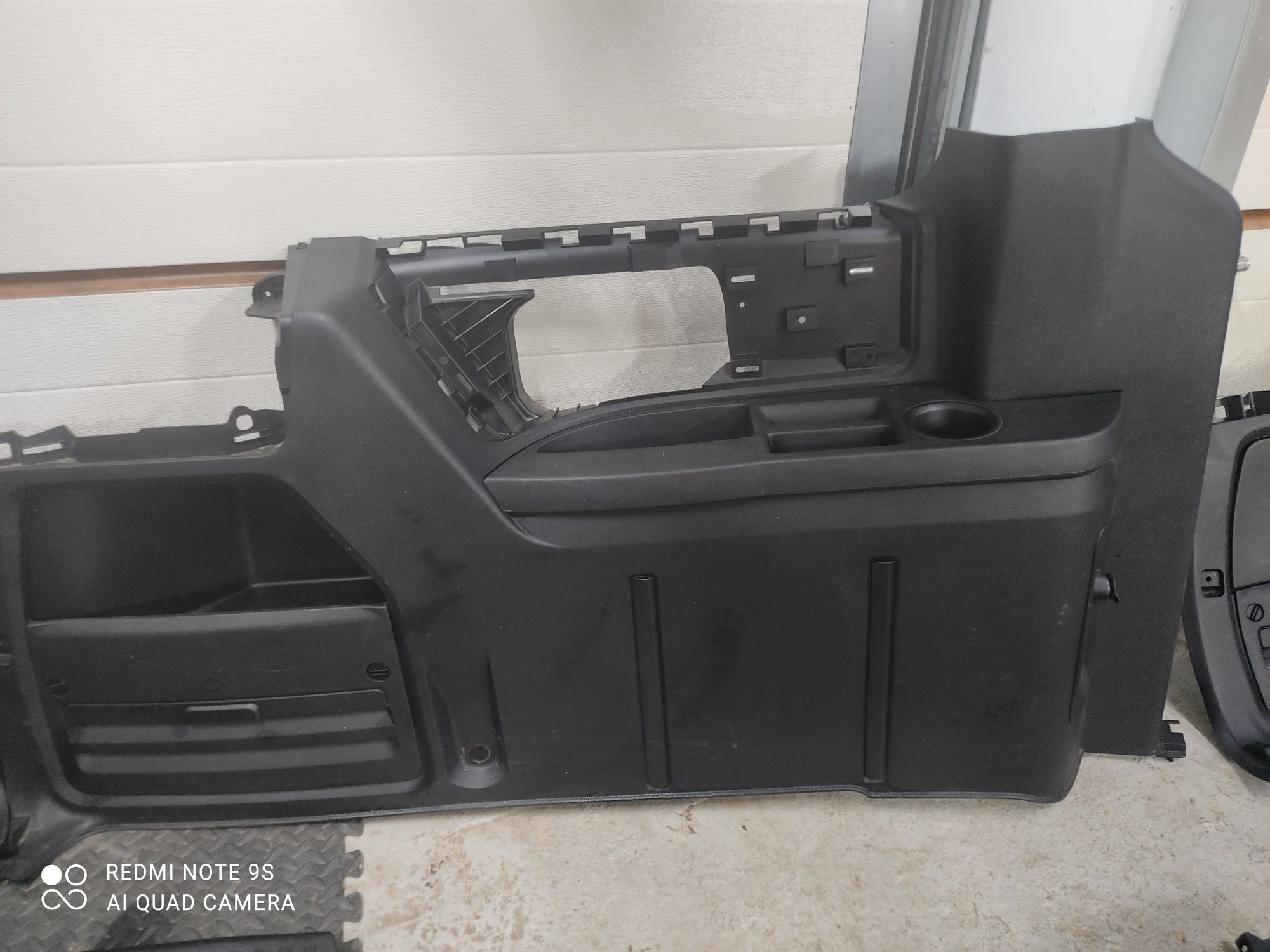 Dodge Grand Caravan GT SXT boczki bagażnika, drzwi, listwy